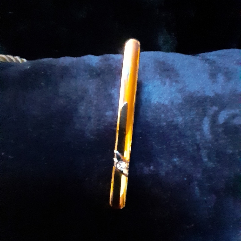 Vintage Gold Tone Tie Clip with Crystal Chip - Picture 2 of 3